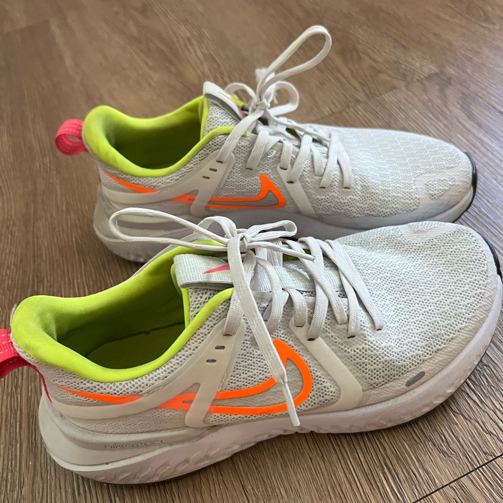 Nike shoes good condition!